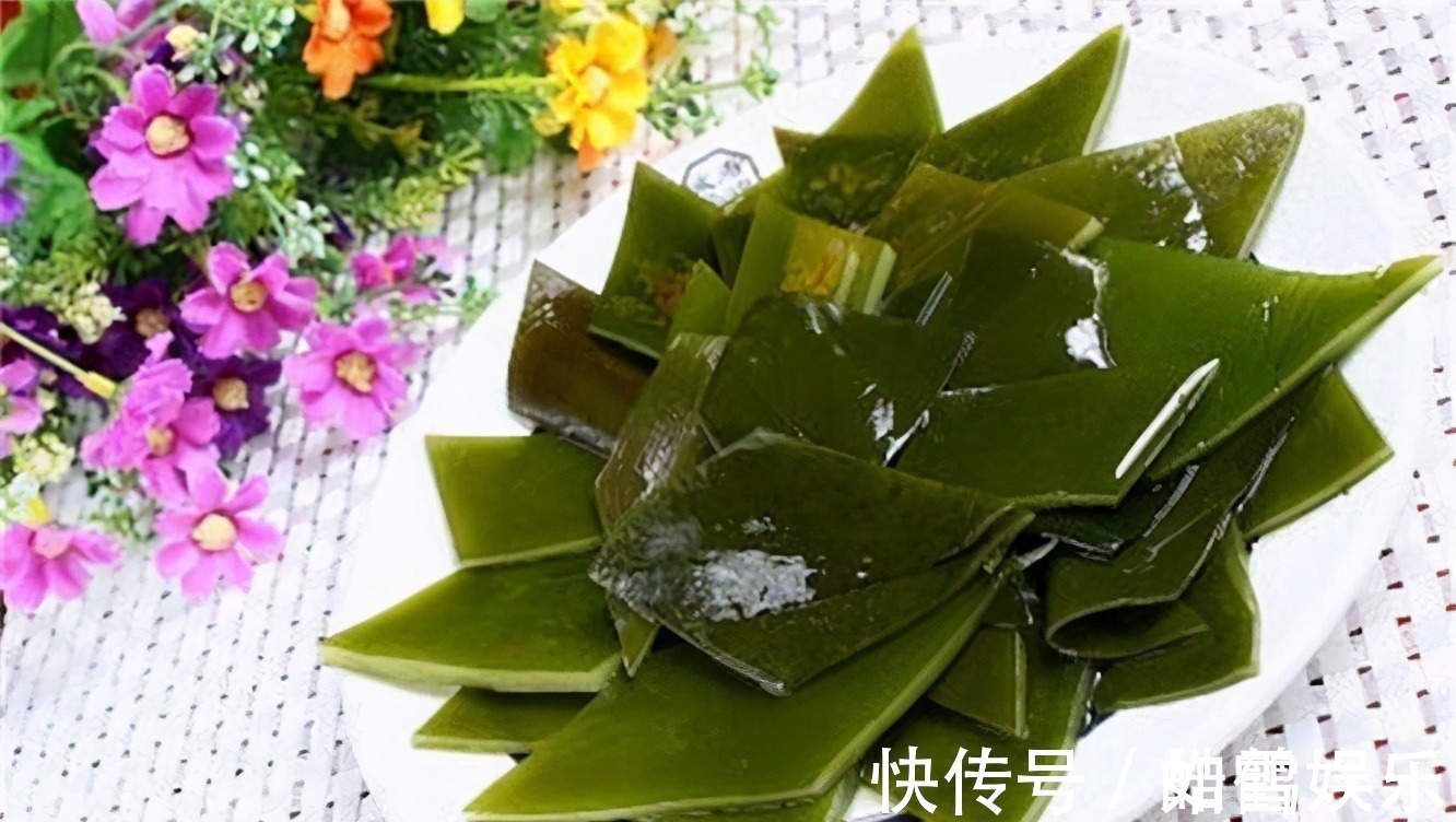 护肤|女性到了中年常吃3种食物,排毒护肤,延缓衰老,肌肤细腻又光滑