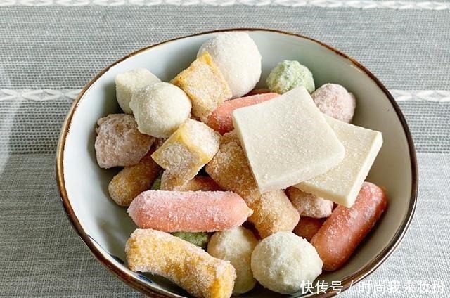 发朋友圈|娘两在家吃火锅,发朋友圈引起来一片评论,2个人也会吃了吧