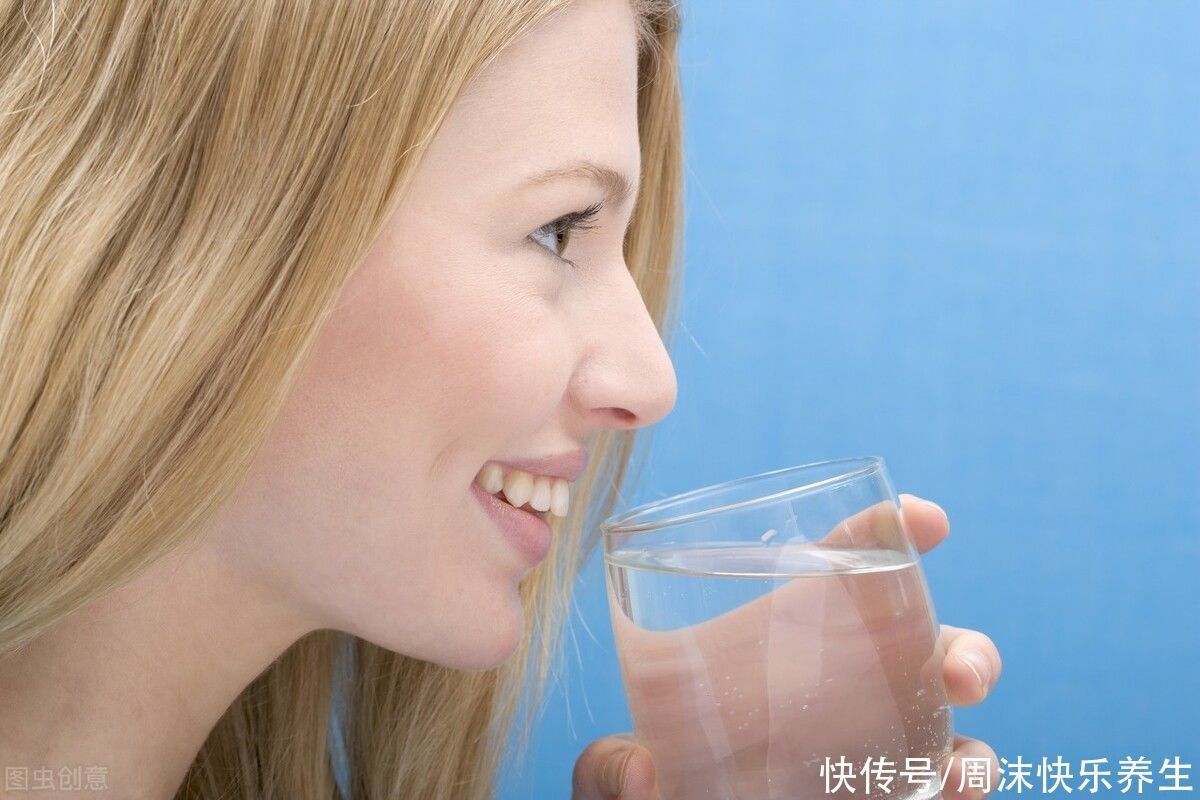 多喝水|人老了以后,是多喝水好还是少喝水好?可能很多人并不清楚