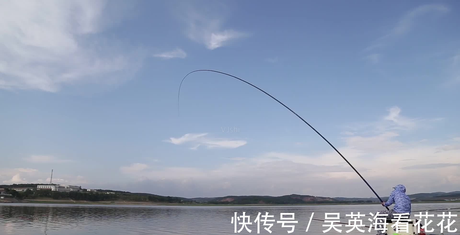 老弟|秋季野钓鲤鱼的秘密,用得好大鲤鱼排队咬钩,用不好只能钓鲫鱼