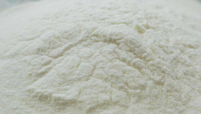  女性50岁之后，若能少吃几种“偷钙”食物，骨质疏松悄然离去