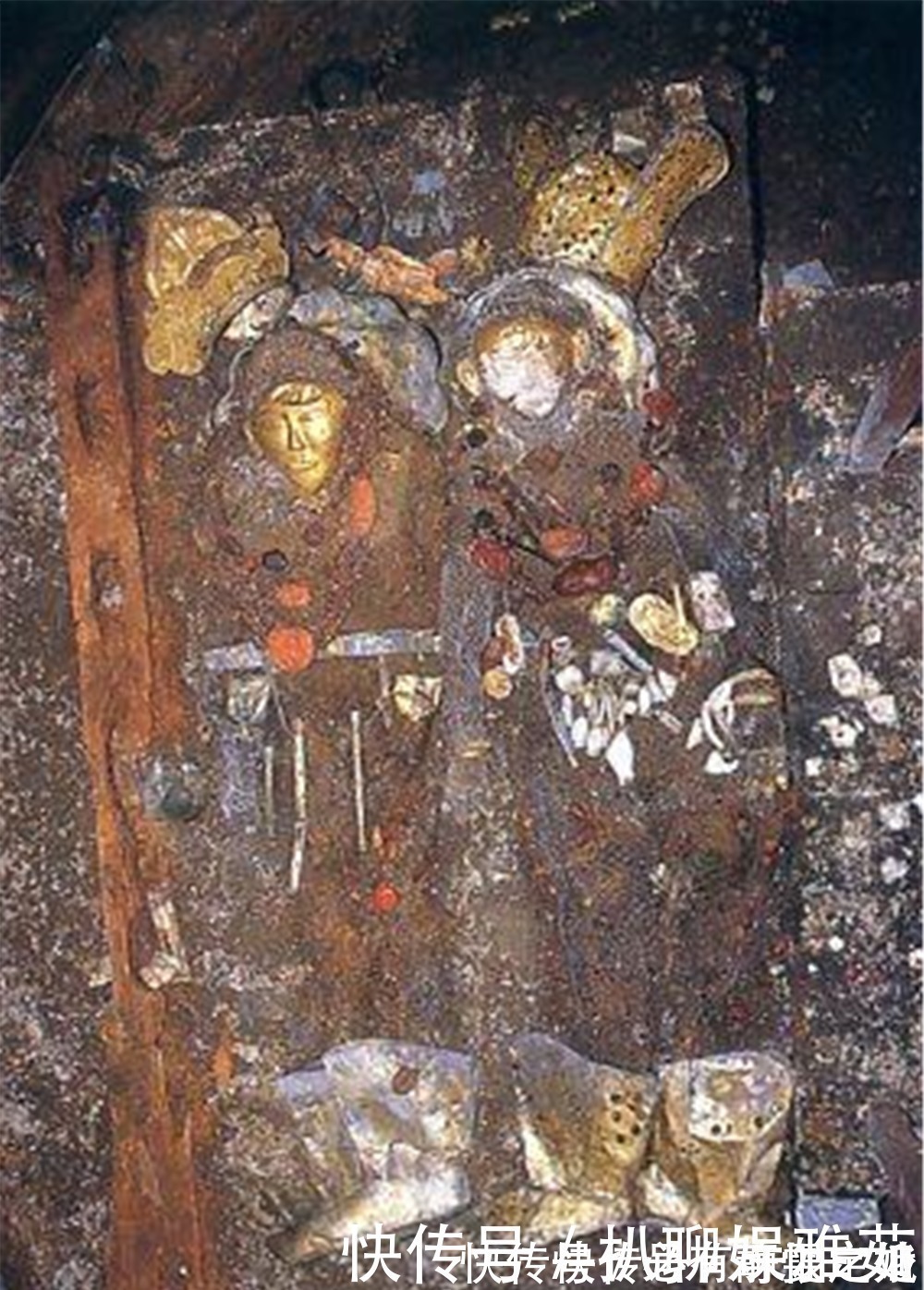 盗墓笔记&内蒙发现千年古墓,墓室里满堂的金玉财宝,专家:价值堪比皇陵