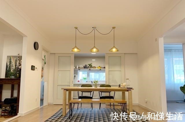 落尘区|她在玄关做个“落尘区”,衣帽间不要柜体和柜门,谁见过!