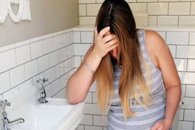 谨记|孕晚期妈妈洗澡有忌讳，三不原则要谨记，每错一步缺氧风险加重