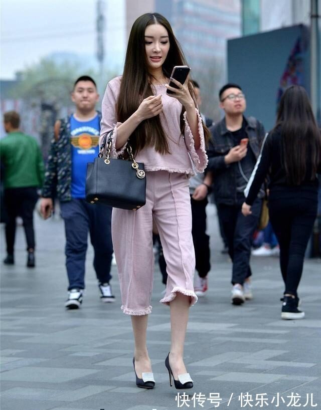 造型 瑜伽裤活力满满,让造型美感升级,美丽清澈