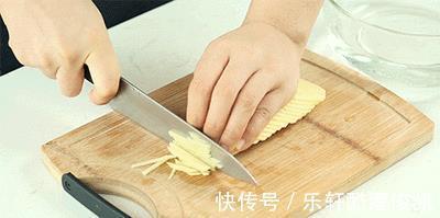 土豆丝|炒土豆丝前,别再用水冲洗了!怪不得不爽脆,还粘锅!