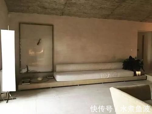 实用|越来越多人不把沙发放地上了,现在流行这样弄,漂亮还实用