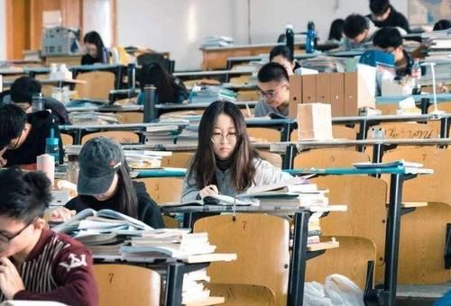 能拿到奖学金的，一般是哪些人？辅导员：优先考虑这4种学生