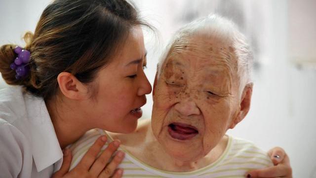 “老年臭”到底是什么50岁以后,坚持做好这些事,再老也没味