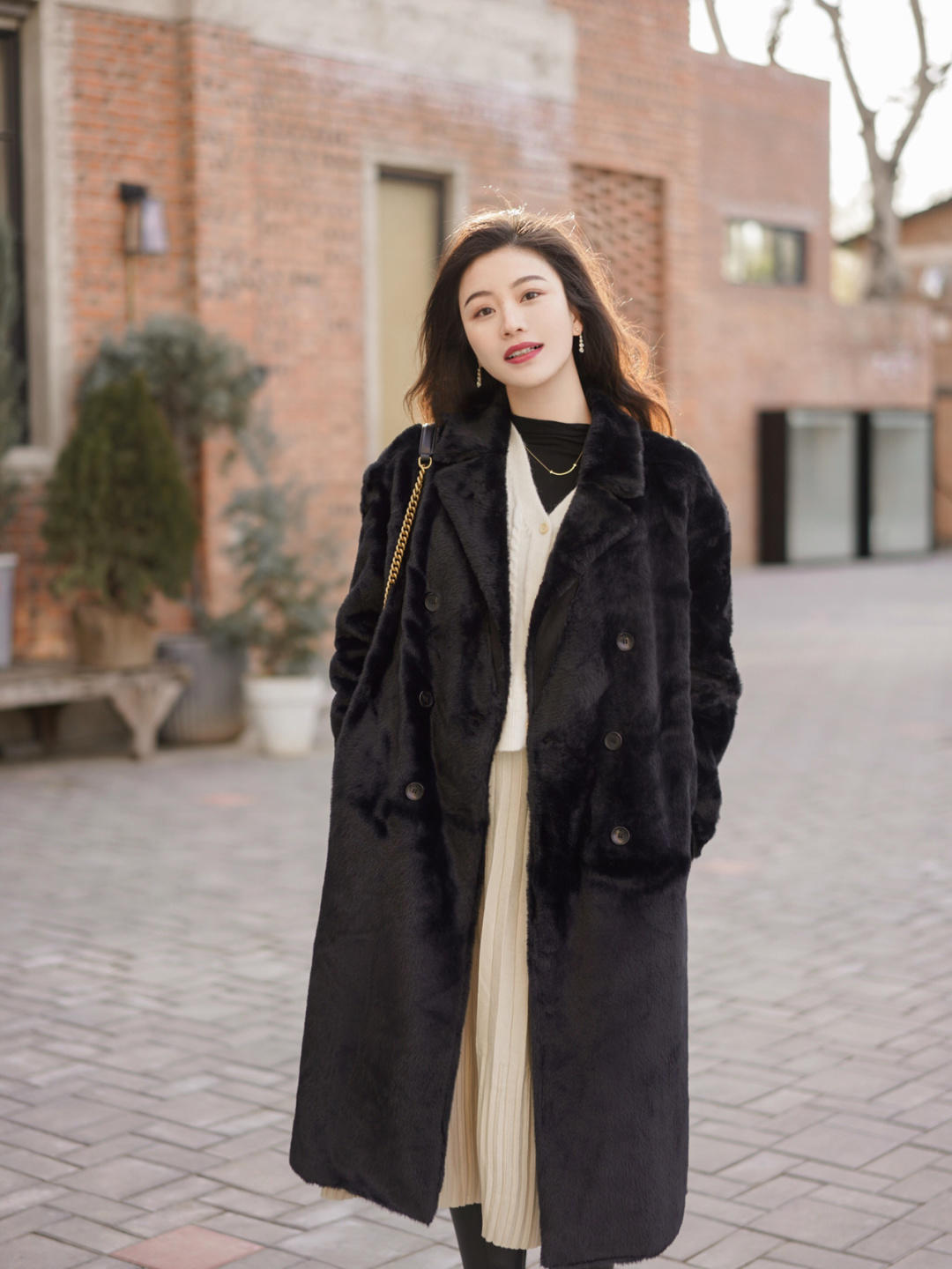 高领衫|想显贵就试试“环保皮草”,成熟精致又有气场,特别适合成熟女性