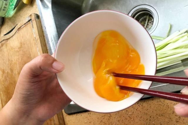 肉馅|饺子皮别浪费了，教你4种创新吃法，皮脆馅香，上桌孩子们抢着吃