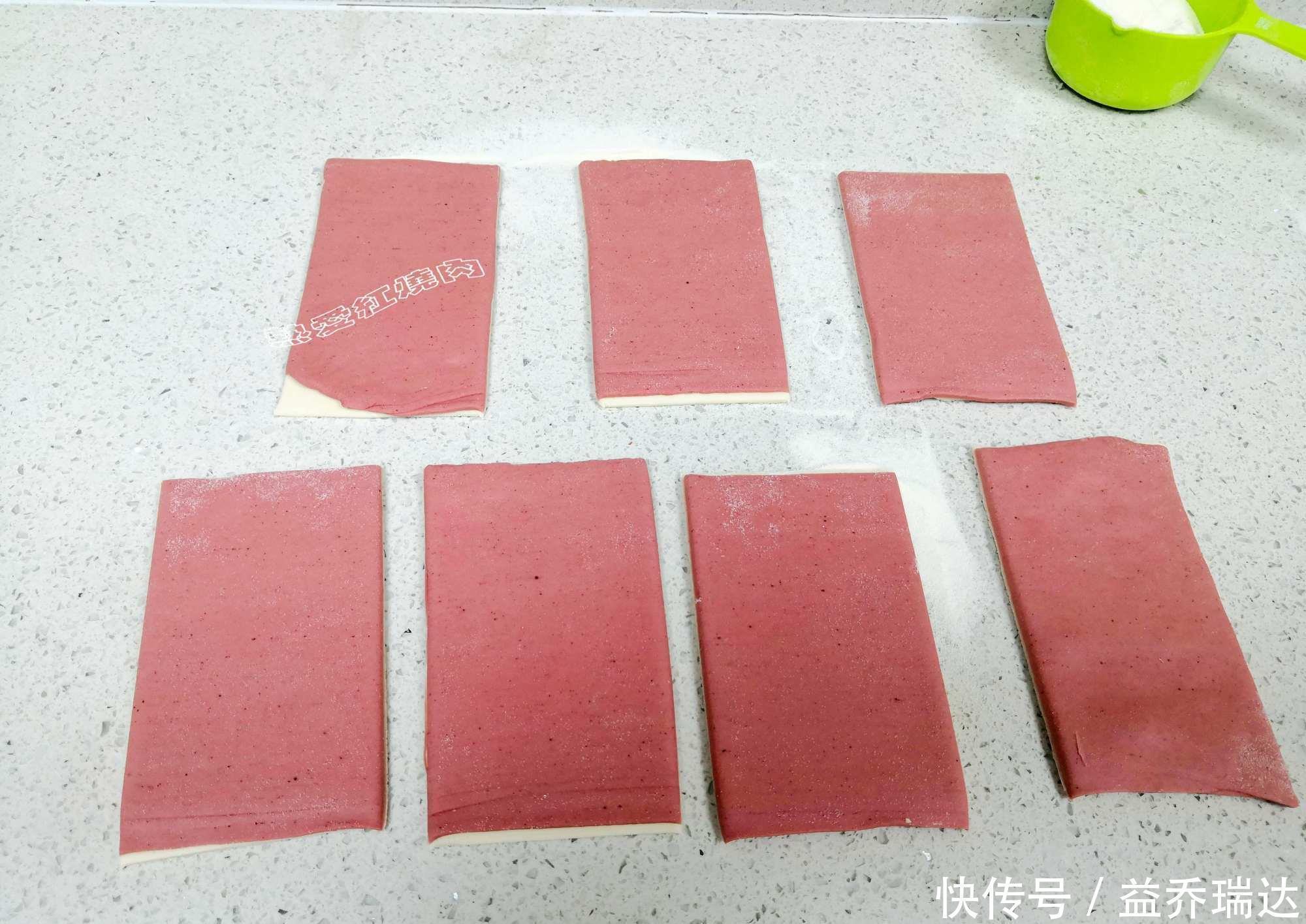 白馒头吃腻了试试这一种做法，颜值很高里面还有肉，看着复杂做着省事