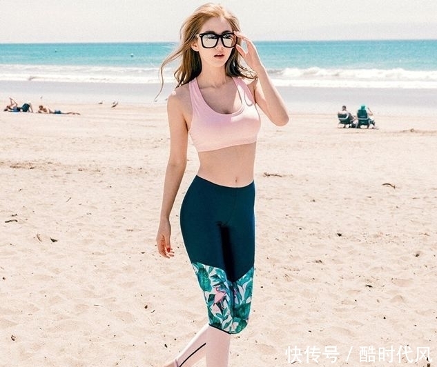 小姐姐|性感有气质的小姐姐,穿上紧身打底裤,尽情展现成熟妩媚气息