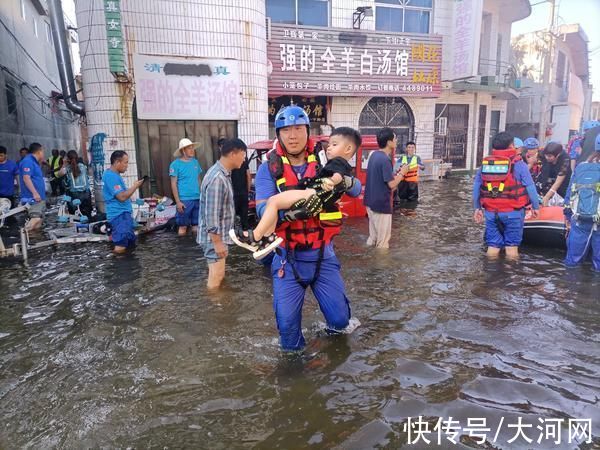 新乡|“数说”河南志愿服务丨水上救援、全国支援、媒体报道……细数河南志愿者的大爱瞬间