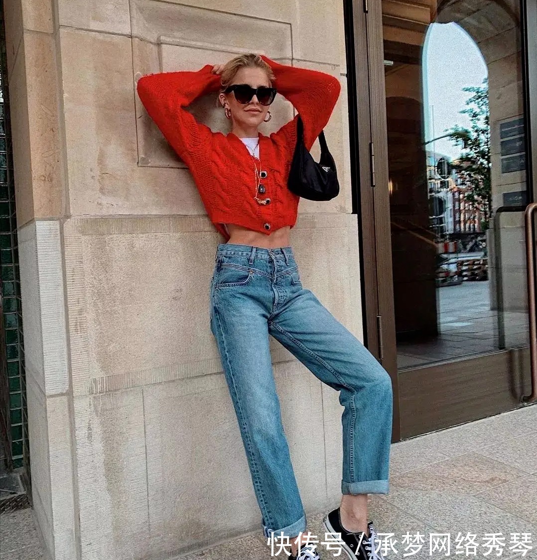 搭配 今秋穿针织开衫+阔腿裤,中年女性穿太合适!