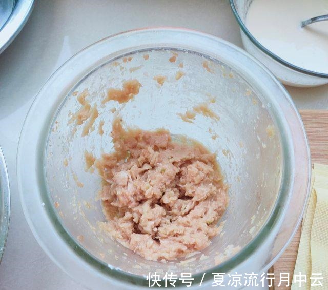 玉米油|豆皮肉卷，太香了，一大盘不够吃！