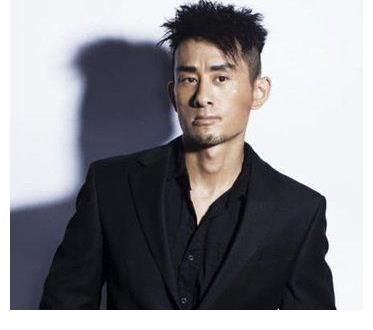 阿宝|阿宝:从“牧羊歌手”到“人设崩塌”,他的故事远比你想得更恶劣