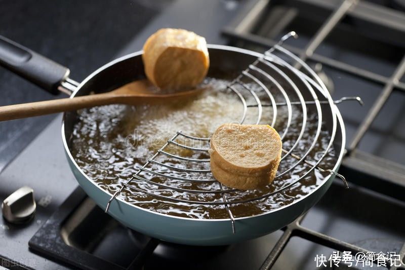 炒菜|3成，5成，7成油温到底有多热？做菜时应该如何辨别？1分钟全掌握