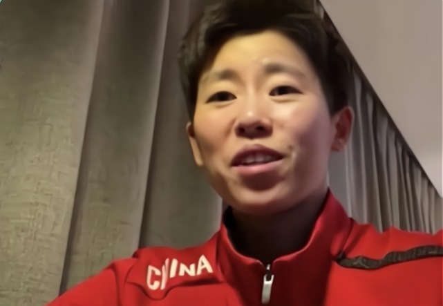 武大靖|哥哥辍学父亲修鞋!范可新一家4口住10平米房子,夺冠后家人落泪