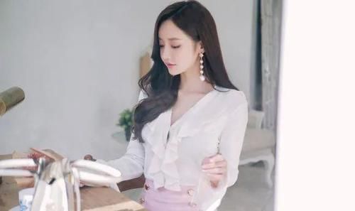 仙气十足|美女穿搭:清秀白衣裙,仙气十足,女人味在蔓延!