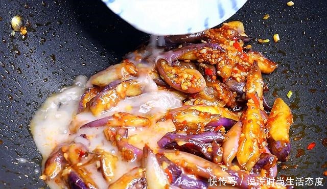 特色|红烧茄子怎么做不吸油告诉你特色做法,鲜香味美,比吃肉还过瘾