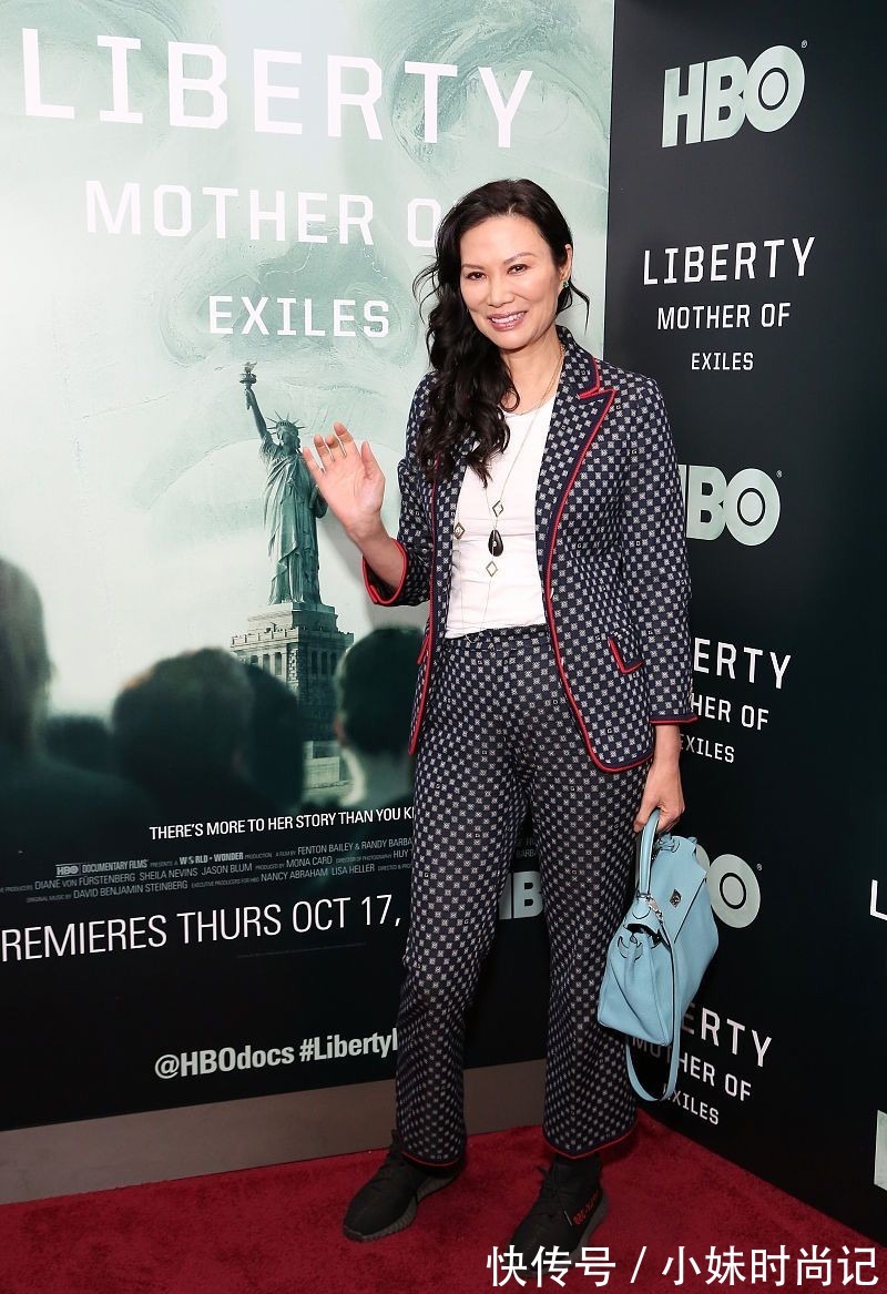 格纹西装|邓文迪气质太出众,穿西装套装尽显“名媛范”,自然状态真美