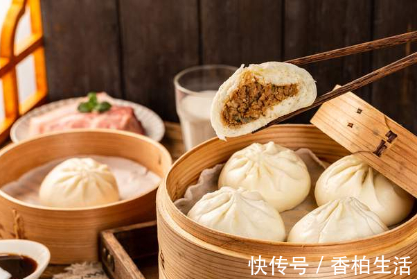 北方人|蒸包子，切忌直接上锅蒸，牢记3窍门，皮白馅香，蓬松暄软不塌陷