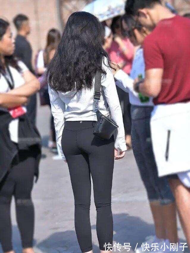 女生 气质出众的打底裤搭配技巧,用心挑选和搭配的女生,走路带风