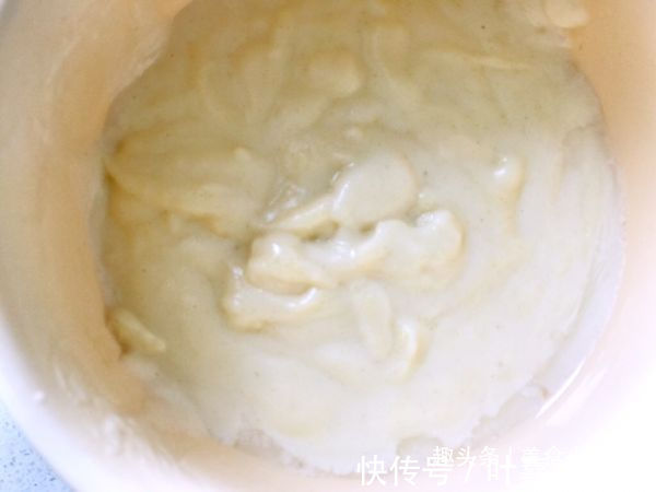 教你在家做焗烤甜椒盅，不仅美味而且卖相极佳，吃了还想再吃一个！