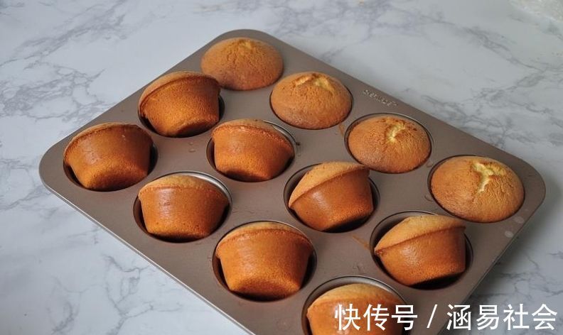 蜂蜜蛋糕|四个鸡蛋一碗面粉，做出妈妈爱吃的蜂蜜蛋糕，的确是小时候的味道