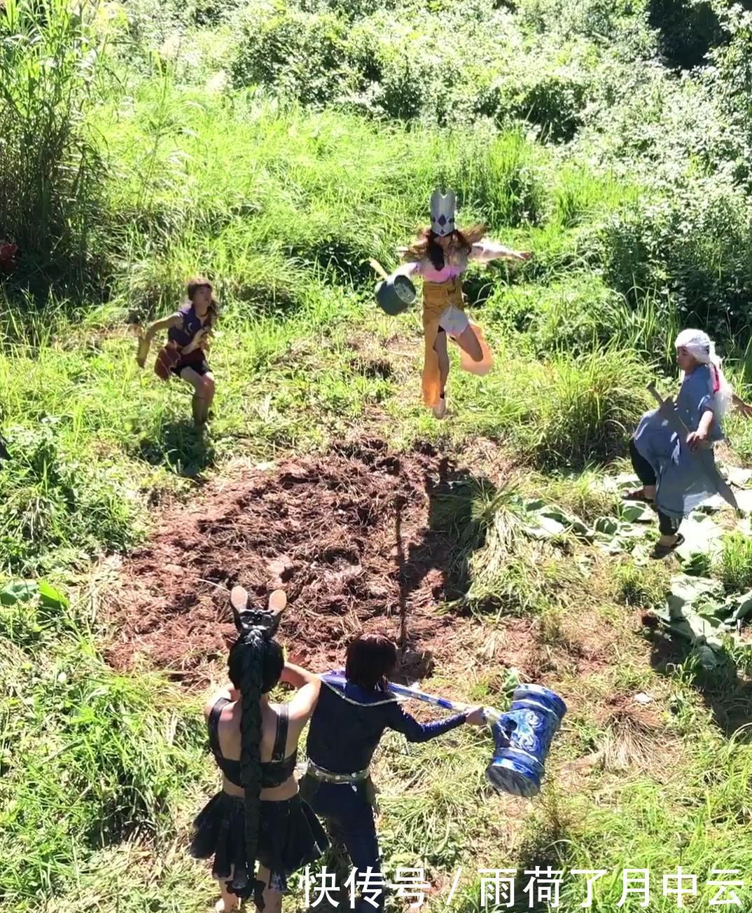 小舞姐|小舞顶着高跟鞋,唐三拎起纸片锤,《斗罗大陆》沙雕剧你看了吗!