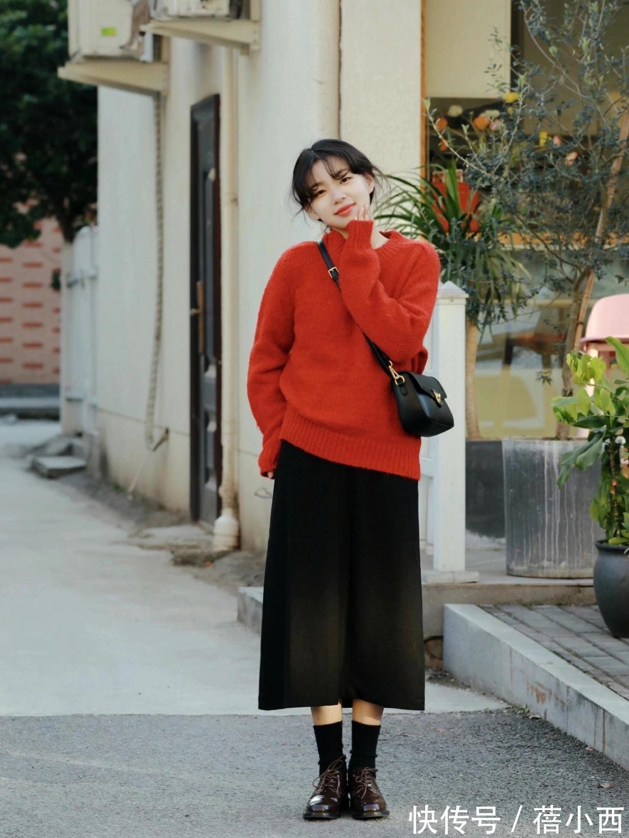 毛衣 新年穿搭选什么?首选“红色毛衣”来搭配,甜美满分更显元气