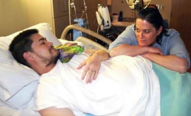 男性|世界上首例“怀孕生子”的男性,五年后达成愿望,还生了3个小孩