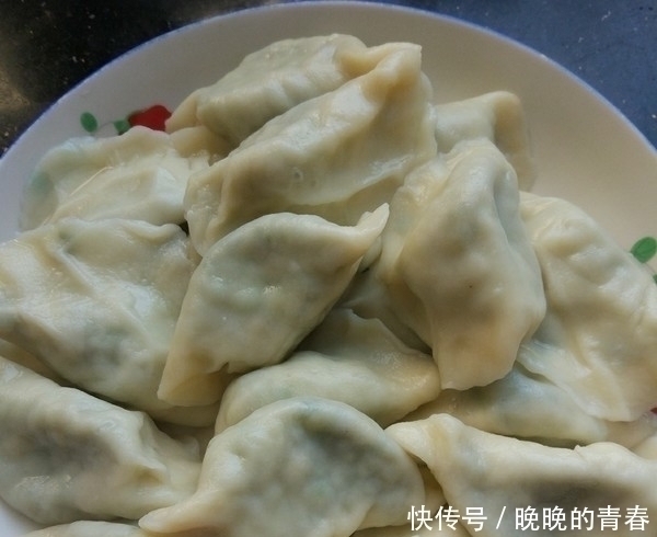 搅拌均匀|包韭菜鸡蛋饺子，千万不要直接拌馅，多加1步，饺子更香，更入味