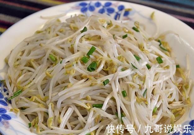 清炒豆芽|炒豆芽时，不要直接下锅炒，多做一步，豆芽不出水更脆爽
