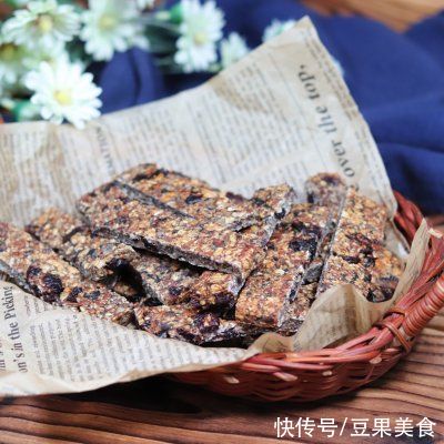 黑燕麦片|减脂期想吃零食？来点香蕉蔓越莓燕麦条吧