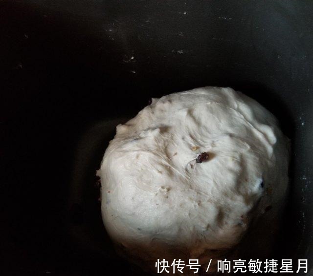 核桃蔓越莓软欧，外脆内软，越吃越香！