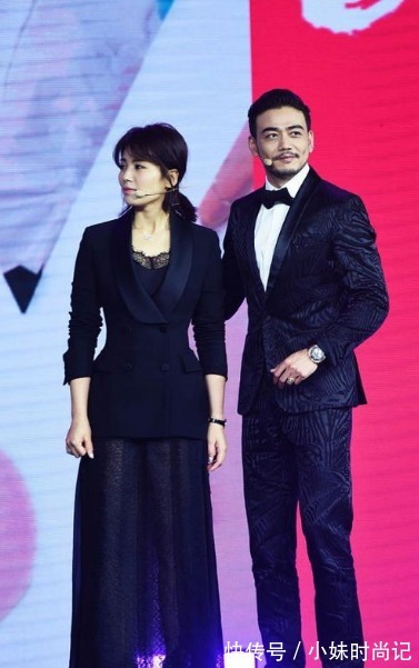 刘涛|刘涛美上央视,穿小西装配不规则长裙,展示女性优雅独立新气质