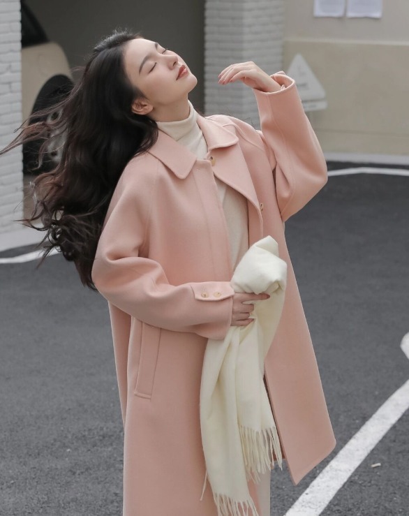 穿搭|真正时髦的女人,衣橱中都有一件毛呢大衣,保暖还温柔