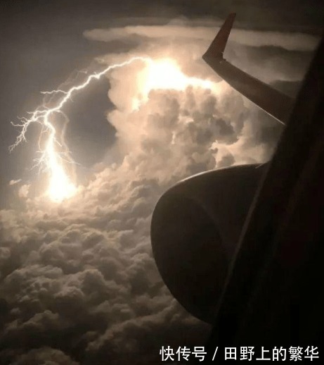 |搞笑GIF:你可能不相信,大妈就是靠一个脸盆过的科三