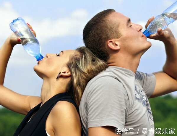 饮水|多喝水不如会喝水,“4个时间”是喝水的黄金时段,坚持做会健康