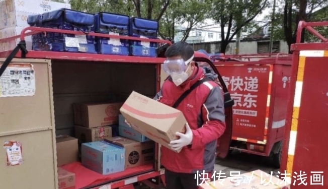电子商务|实体店老板讲出实情，网上买手机和线下买手机，差别还不小