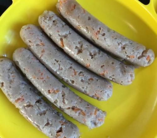 自制儿童香肠，营养搭配均匀又不含添加剂和色素