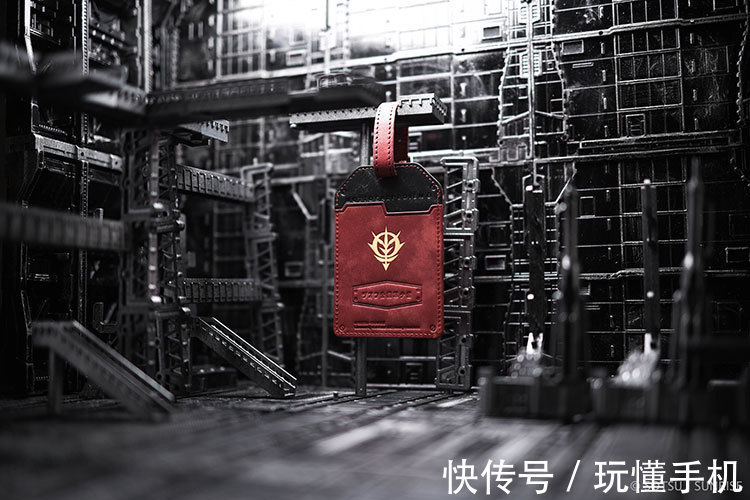 皮革 高达联名皮革产品:三大经典招牌机甲均亮相