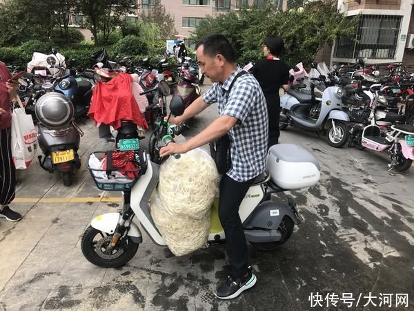 绿豆芽|“河”你一起！洛阳爱心企业向郑州捐赠救灾物资