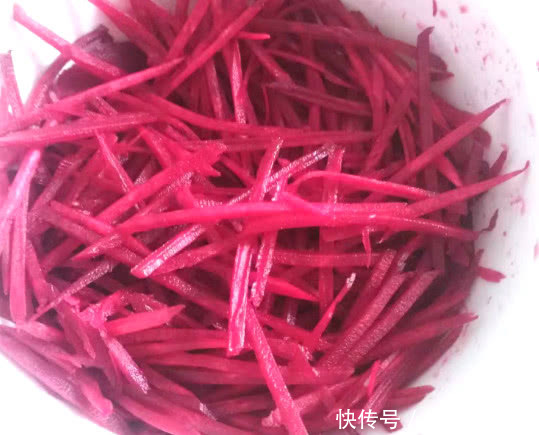 这菜是“补血能手”,比阿胶都养人,刮脂瘦肚子,美白补水皮肤好