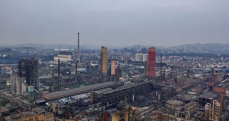 化工厂|买房时，靠近3个地方的房子不建议买，住过的人都想搬走