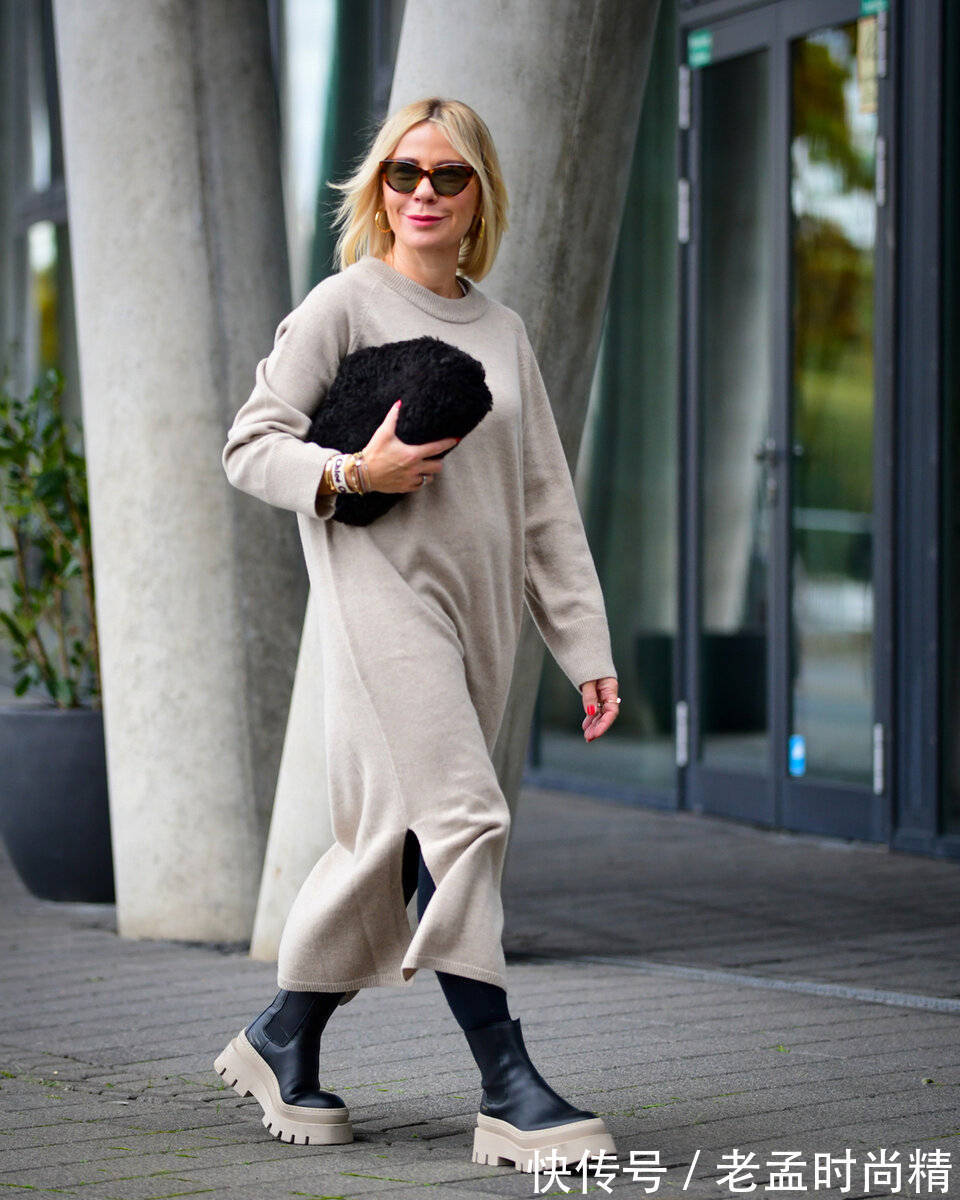 蝙蝠翼 2022 年 40 年后的女性时装:女性化和时尚的模特