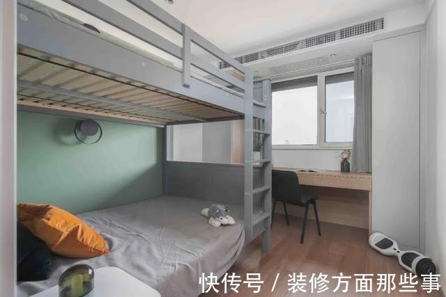 玄关|135㎡北欧风三居室,冰箱竟然在在过道的柜子里