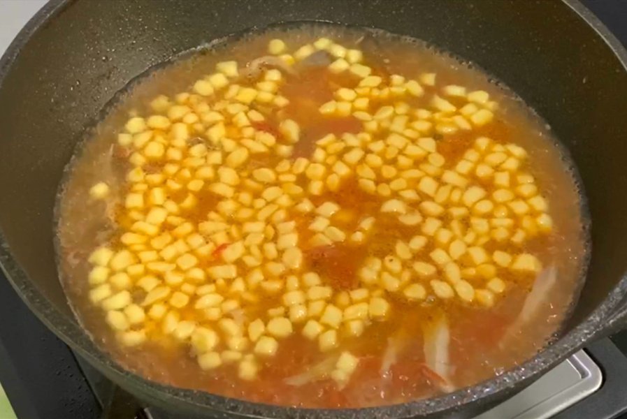 筷子|做疙瘩汤时,别用筷子搅了,学会1个技巧,个个圆溜溜,太好喝了